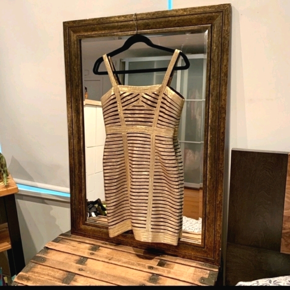 BCBG Max Azria Beret mesh metallic silk gold dress ๐ซ๐๐ซ - Picture 7 of 8